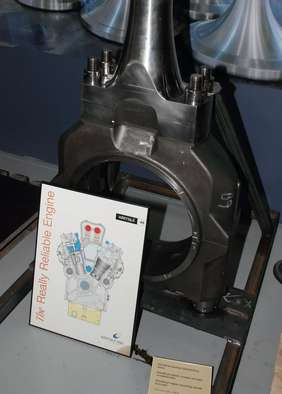 Wärtsilä 46 engine connecting rod and lower part, labelled museum exhibit